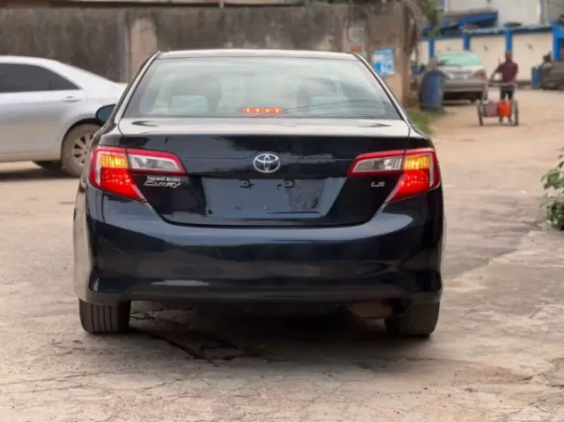 Toyota Camry   - 2014