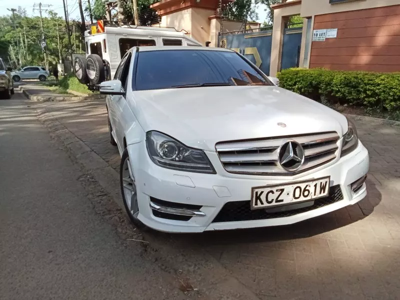 Mercedes-Benz C 200   - 2013
