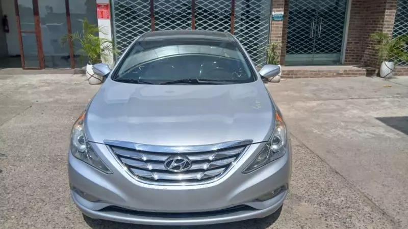 Hyundai Sonata   - 2012