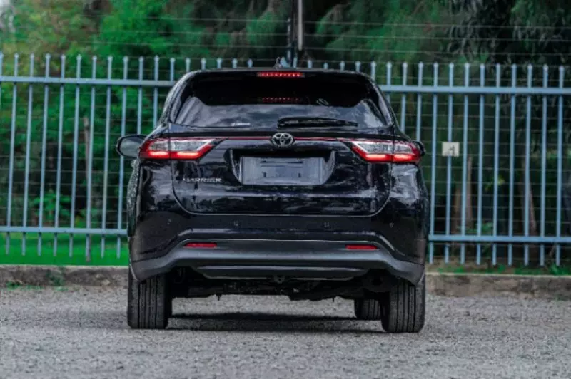 Toyota Harrier   - 2018