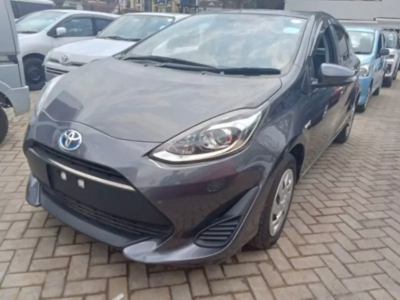 Toyota Aqua   - 2018