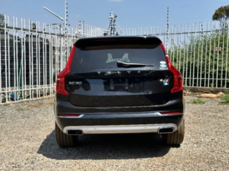 Volvo XC90   - 2018
