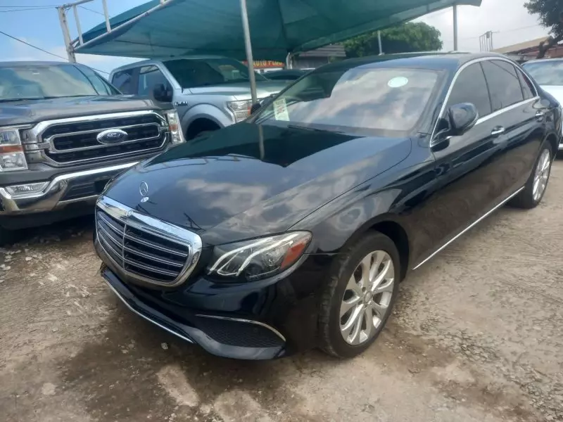 Mercedes-Benz E 300   - 2017