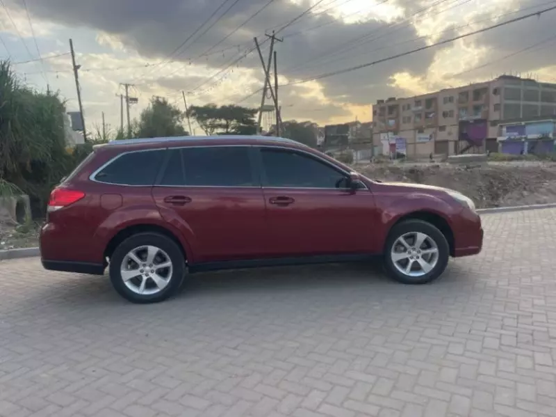Subaru Outback   - 2015