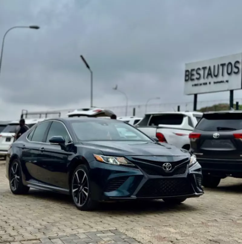 Toyota Camry   - 2018