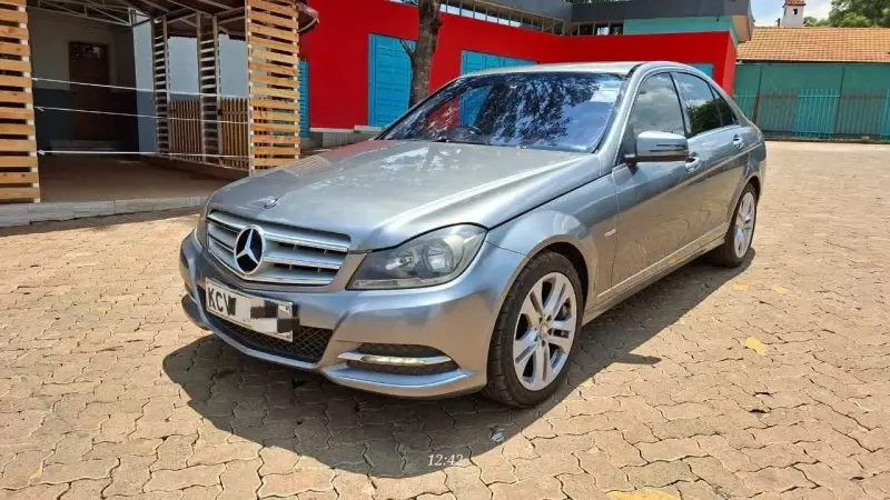 Mercedes-Benz C 180