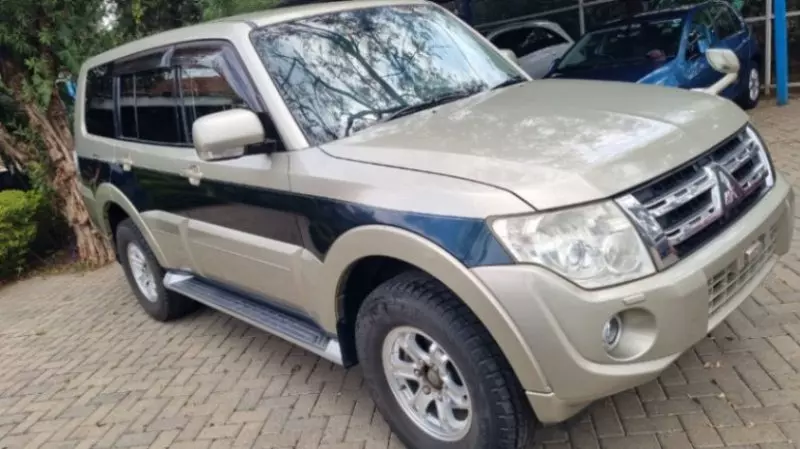 Mitsubishi Pajero   - 2014