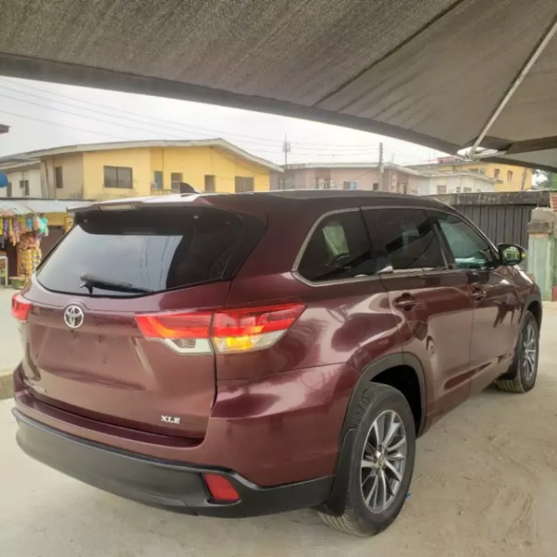 Toyota Highlander   - 2017