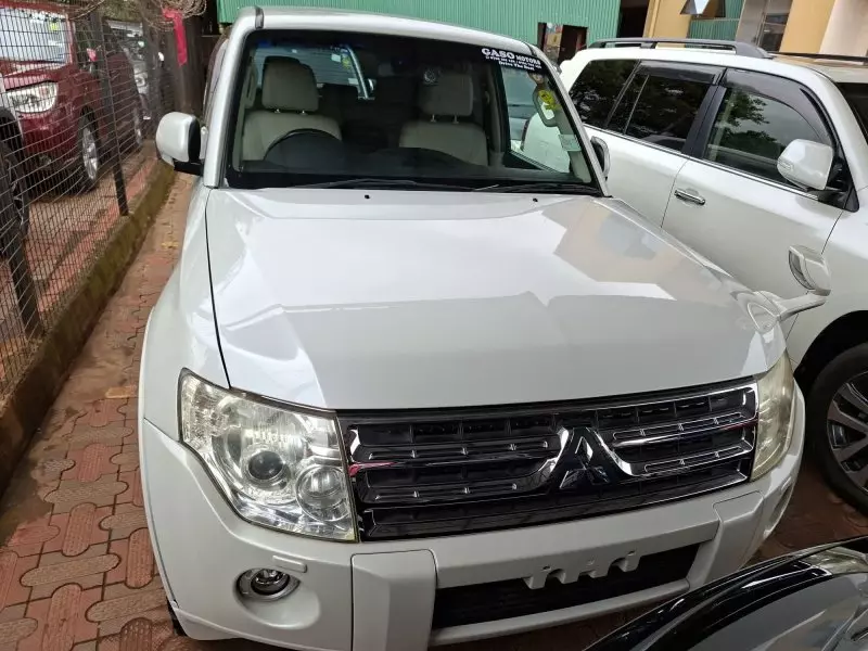 Mitsubishi Pajero Sport   - 2013