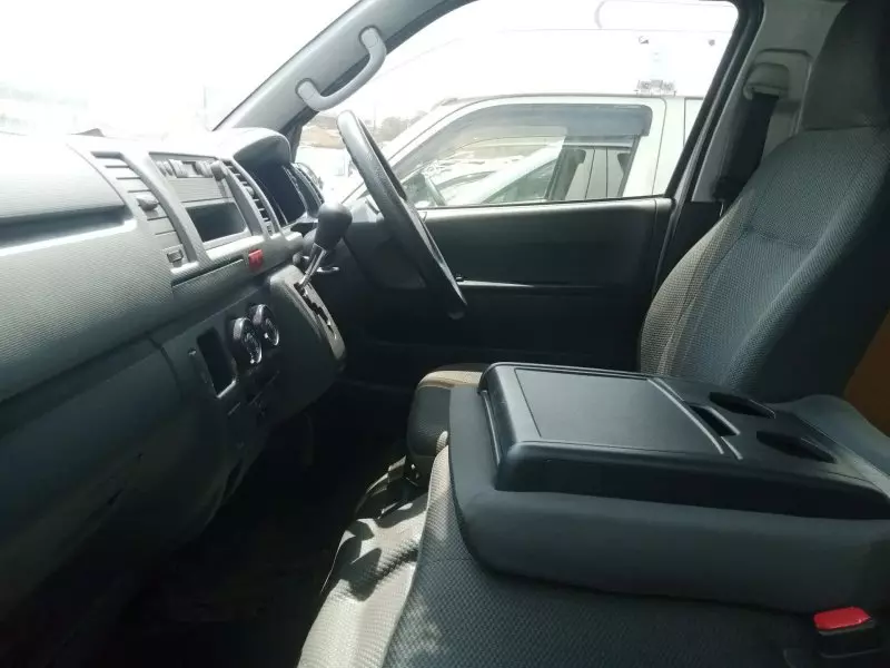 Toyota Hiace   - 2013