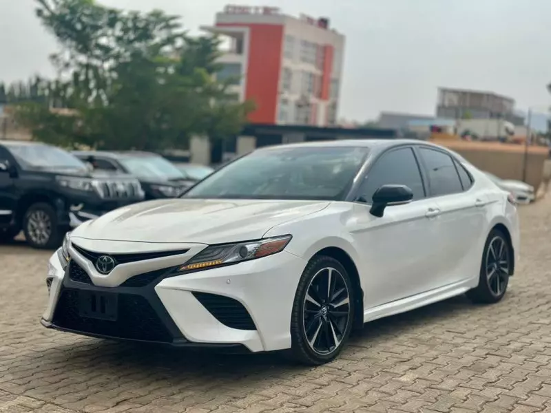 Toyota Camry   - 2018