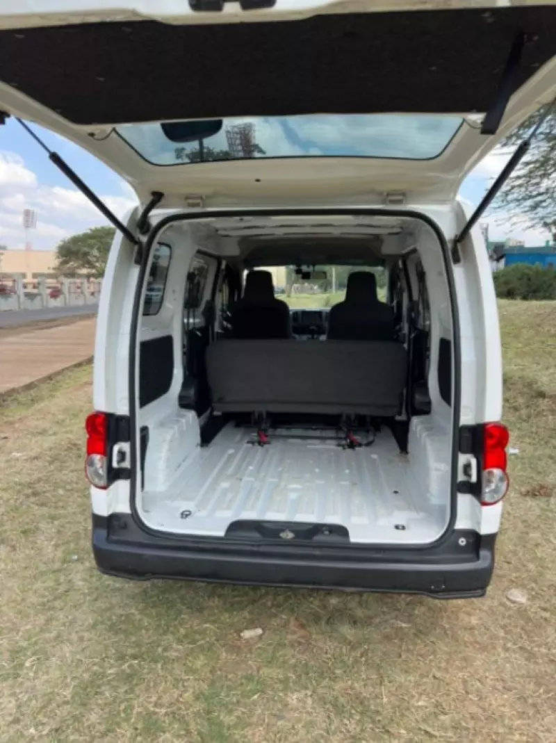 Nissan NV200   - 2017