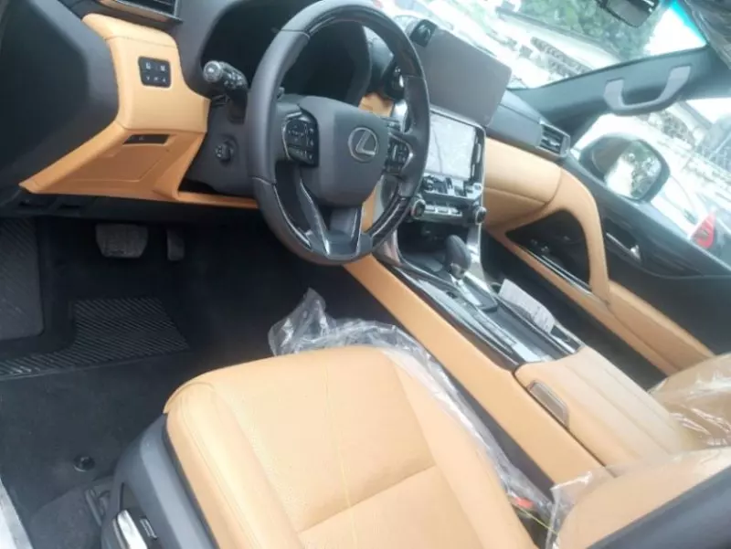 Lexus LX 600   - 2025