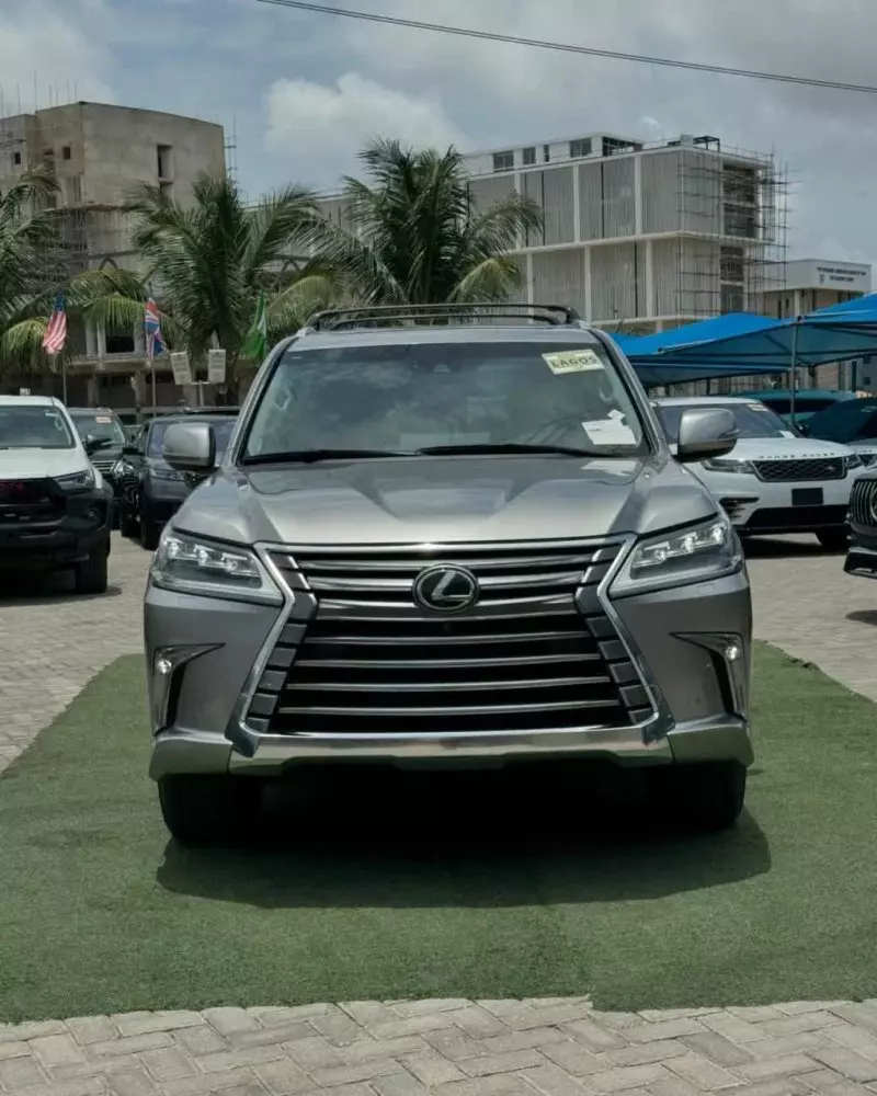 Lexus LX 570   - 2018