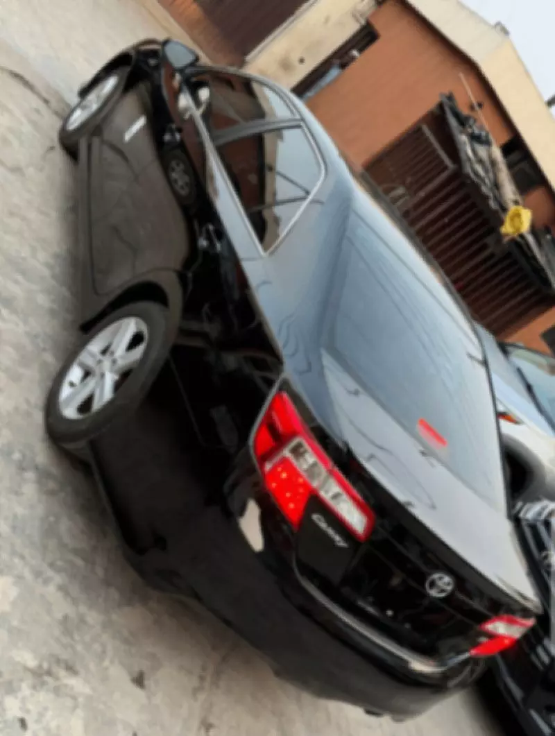 Toyota Camry   - 2013