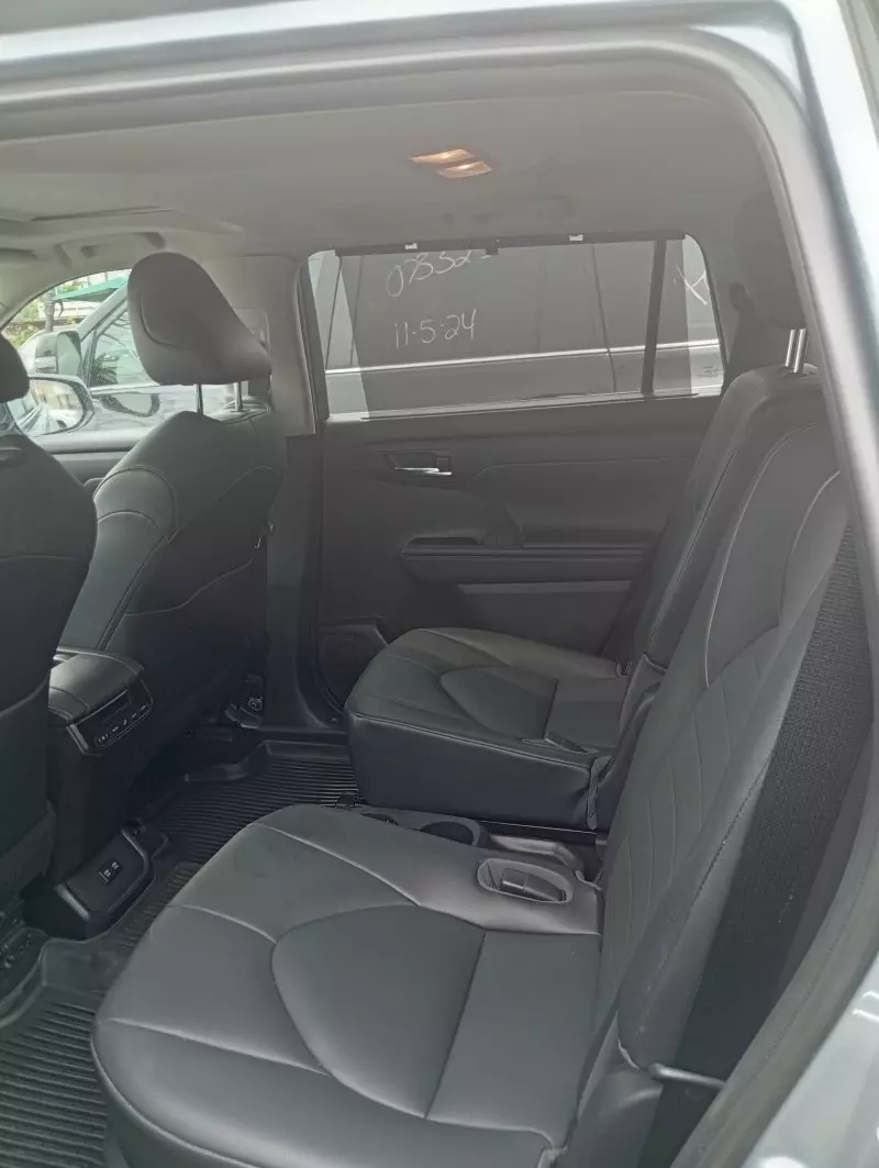 Toyota Highlander   - 2020