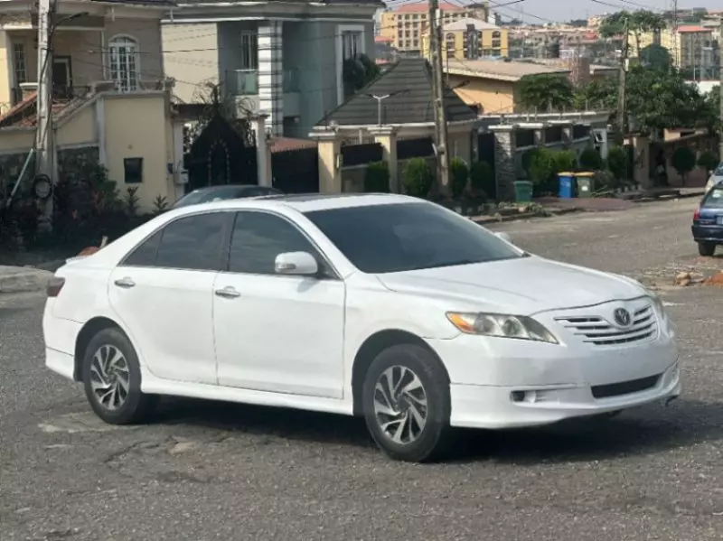 Toyota Camry   - 2008