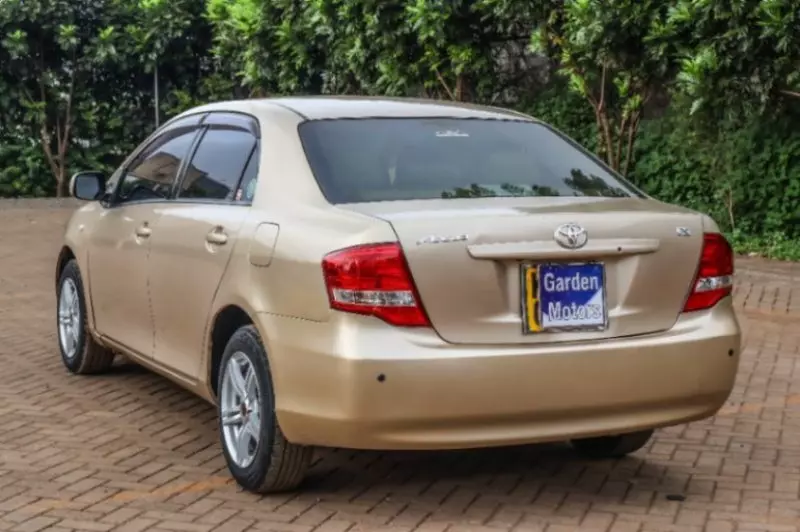 Toyota Axio    - 2010