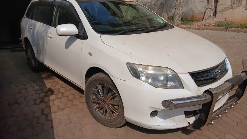 Toyota Fielder    - 2012
