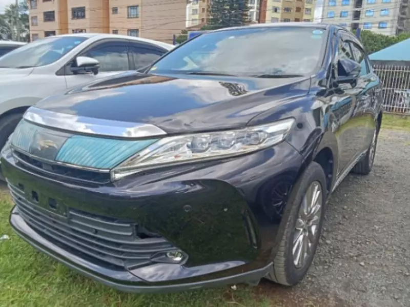 Toyota Harrier   - 2018