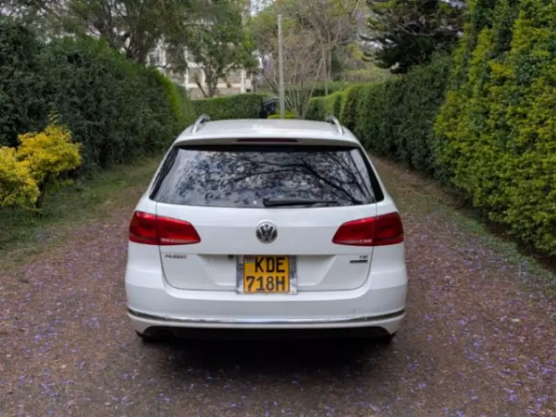 Volkswagen Passat   - 2014