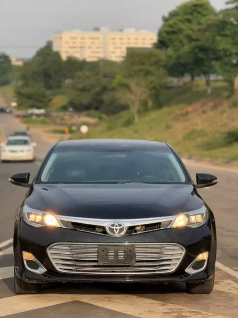 Toyota Avalon   - 2014