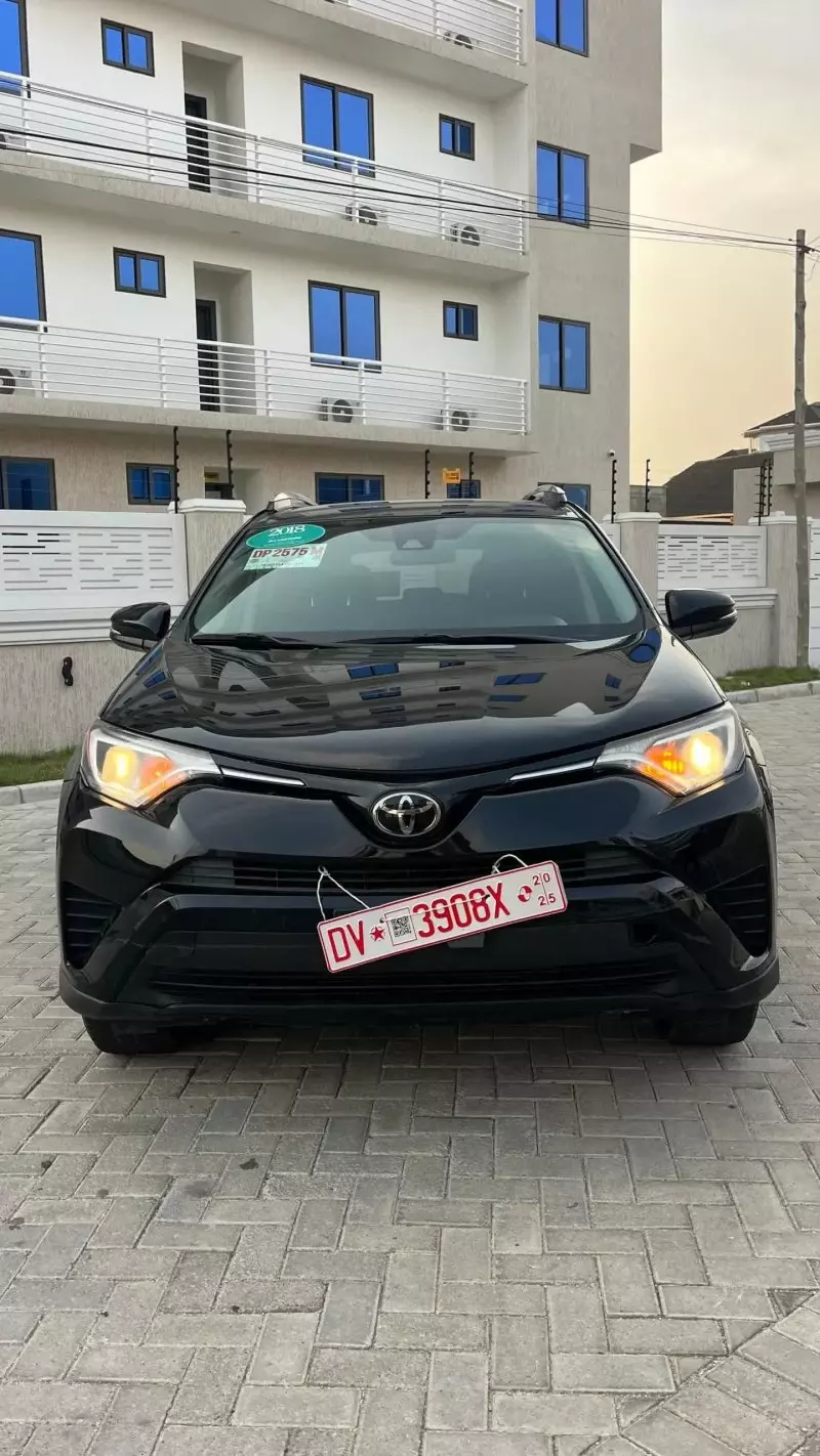 Toyota RAV4   - 2018