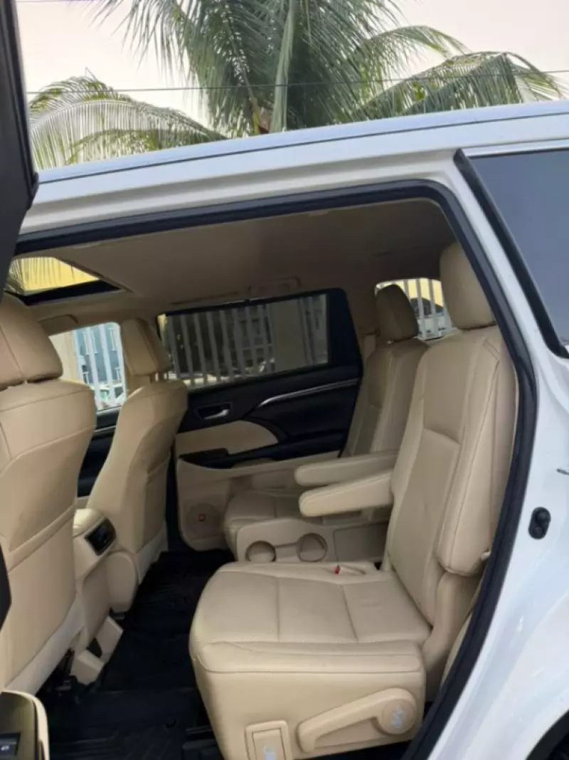 Toyota Highlander   - 2017