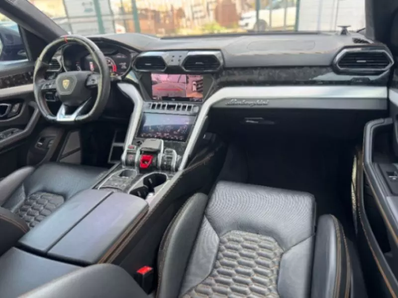 Lamborghini Urus   - 2019
