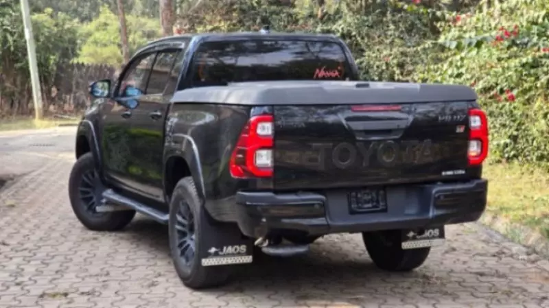 Toyota Hilux    - 2022