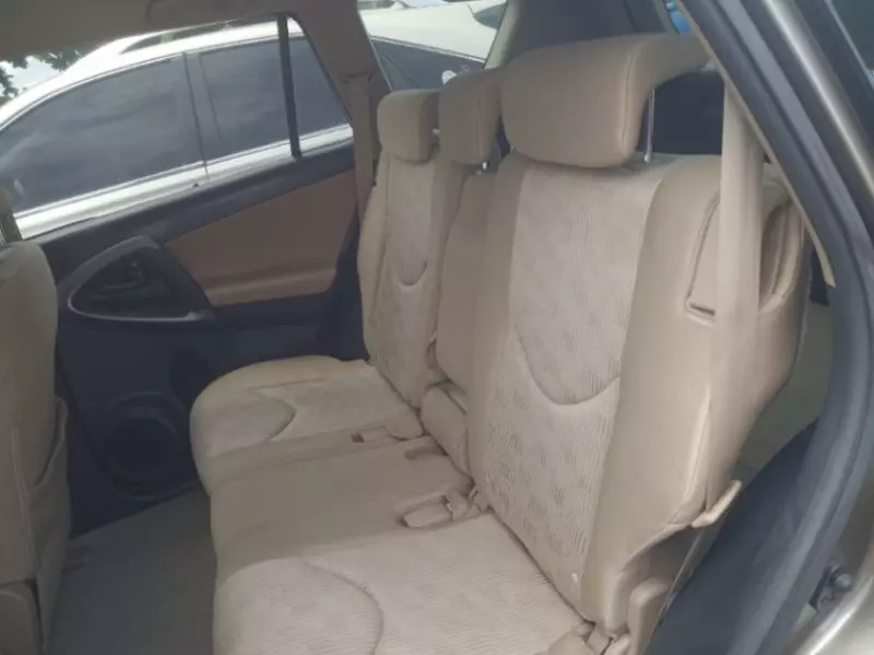 Toyota RAV 4   - 2010