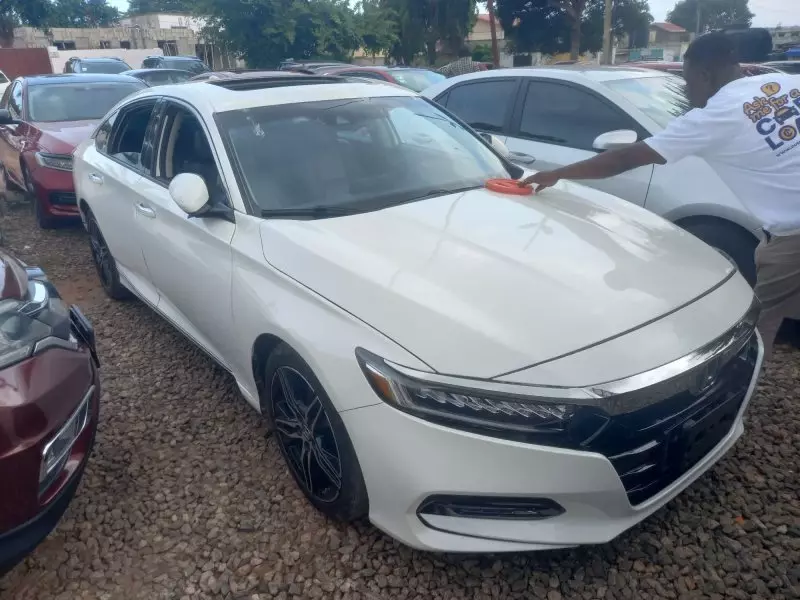 Honda Accord   - 2018
