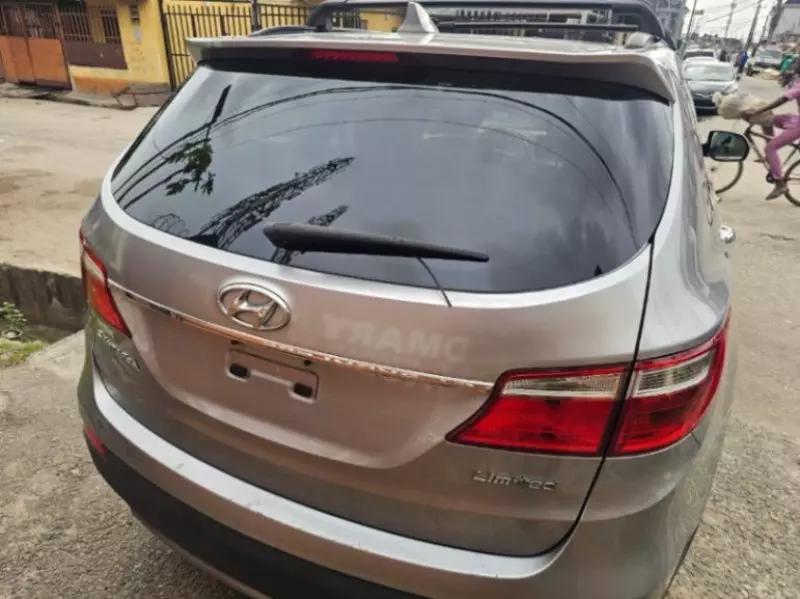 Hyundai Santa Fe - 2013