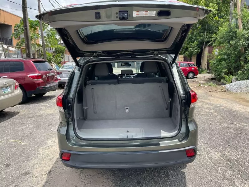 Toyota Highlander   - 2018