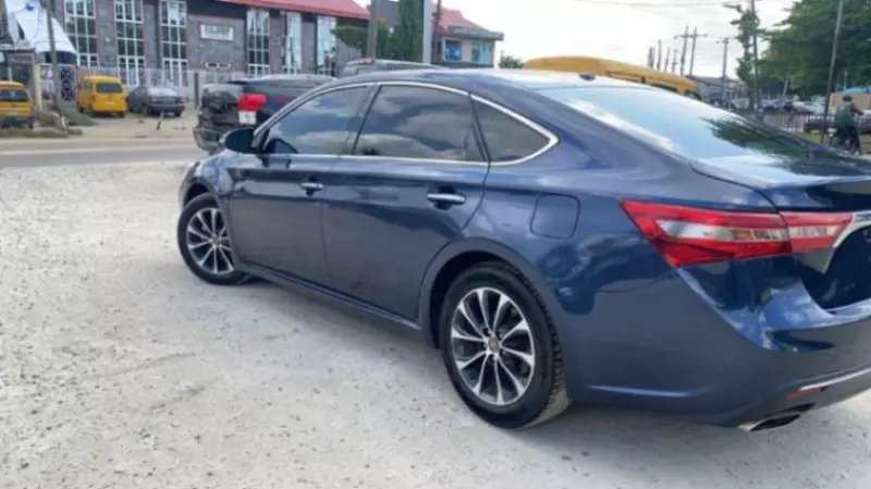 Toyota Avalon   - 2017