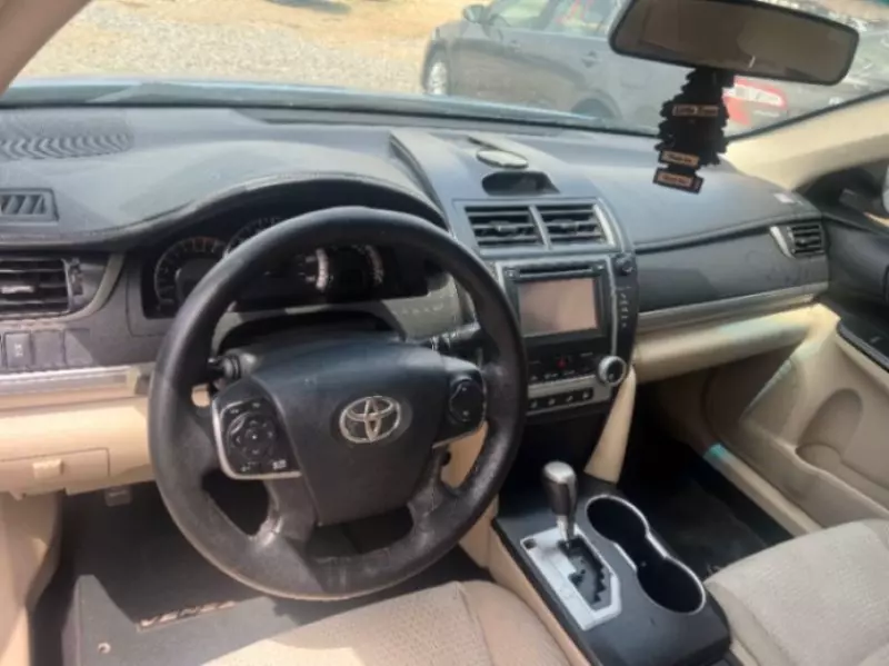 Toyota Camry   - 2013