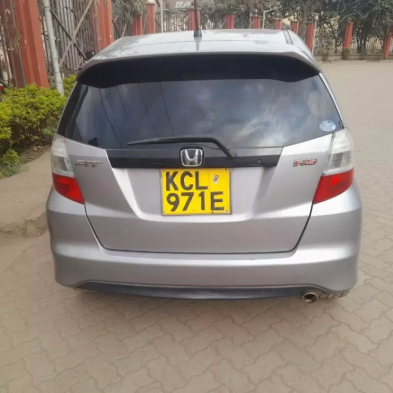 Honda Fit   - 2011