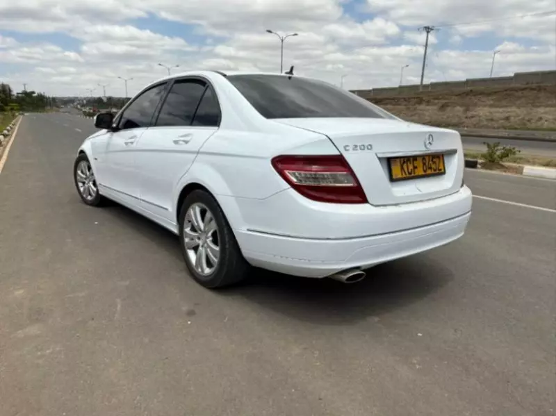 Mercedes-Benz C200   - 2009