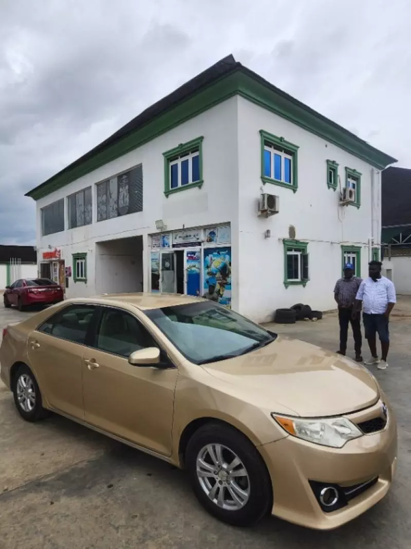 Toyota Camry   - 2012