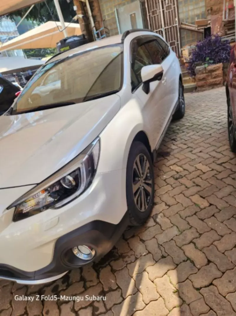 Subaru Outback   - 2018