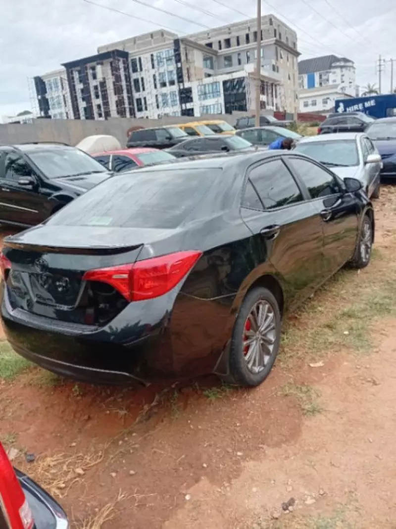 Toyota Corolla   - 2014