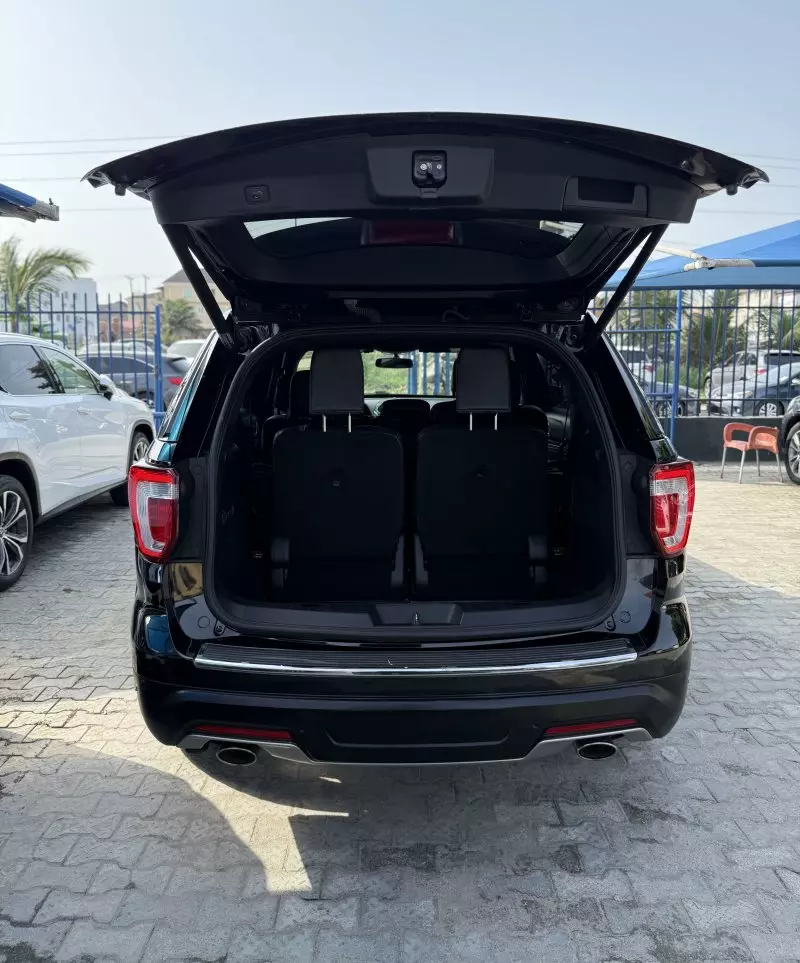 Ford Explorer   - 2018