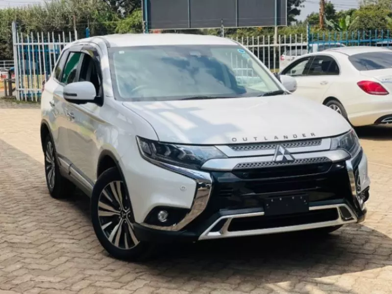 Mitsubishi OUTLANDER   - 2020