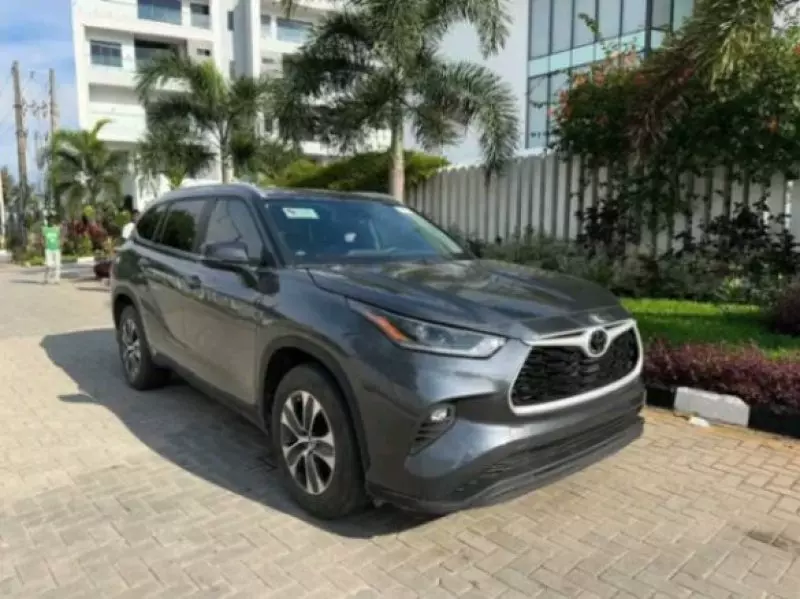 Toyota Highlander   - 2023