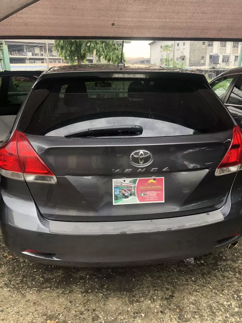 Toyota Venza   - 2010
