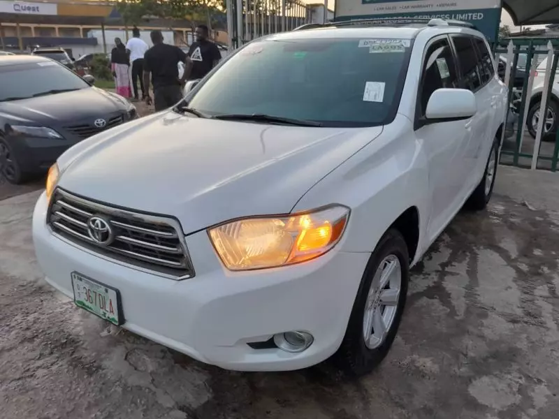 Toyota Highlander   - 2010