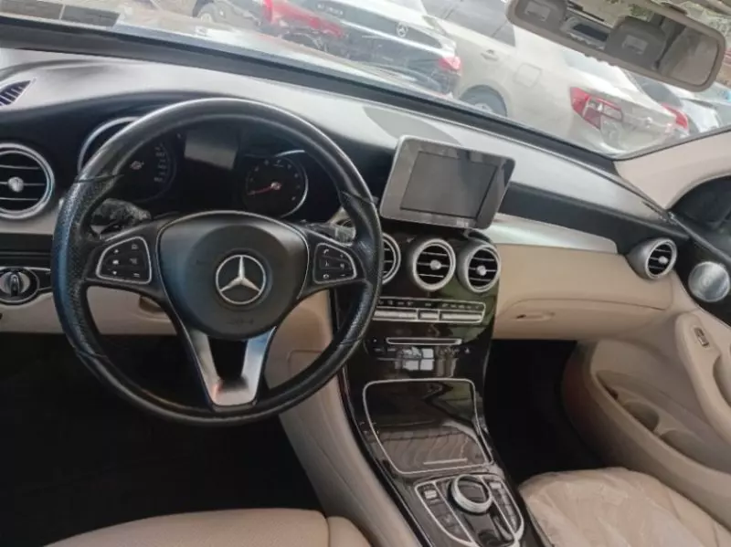Mercedes-Benz GLC 300   - 2016