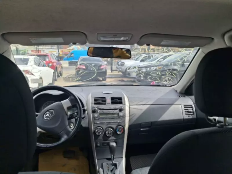 Toyota Corolla   - 2010