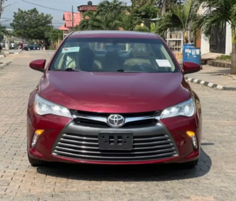 Toyota Camry   - 2016