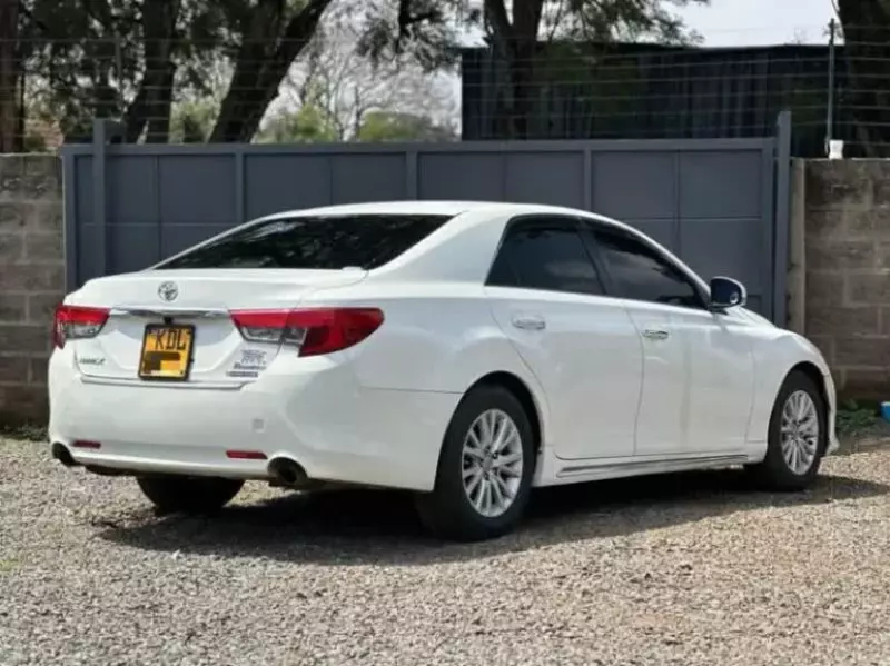 Toyota Mark X   - 2016